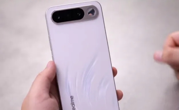 Desain Mirip iPhone Air, Realme 16 5G Hadir dengan Selfie Mirror Pertama di Dunia