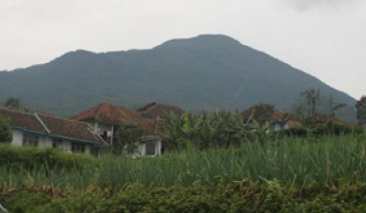 Misteri Gunung Lalakon, Gunung Piramida dari Jawa Barat yang Membuat Merinding, Mitos atau Fakta?