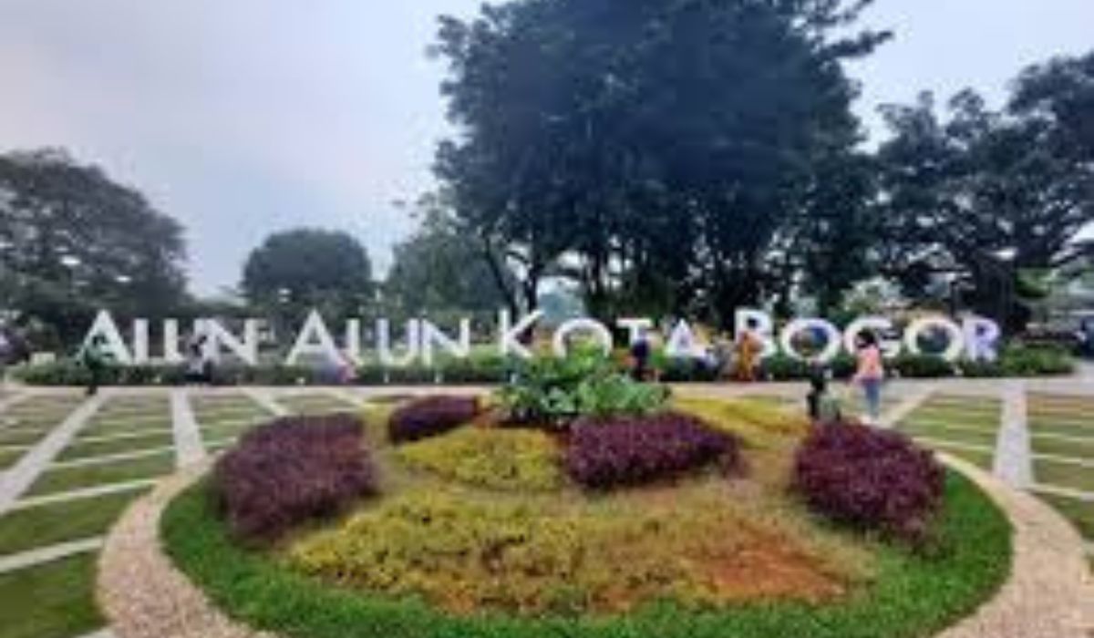 Alun-Alun Kota Bogor: Destinasi Rekreasi Gratis di Tengah Kota