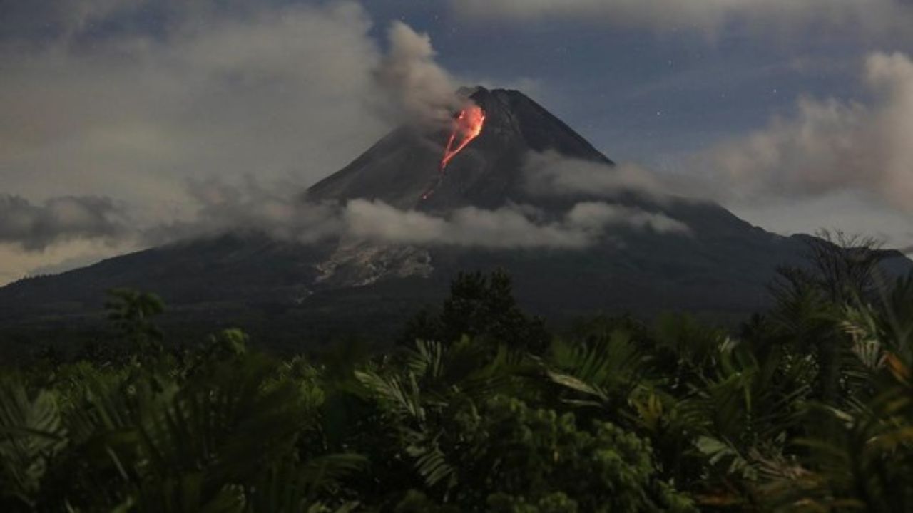 Daftar 5 Misteri Gunung Merapi, Aura Mistis dari Makam Mbah Marijan Hingga Tempat Bertapanya Para Wali