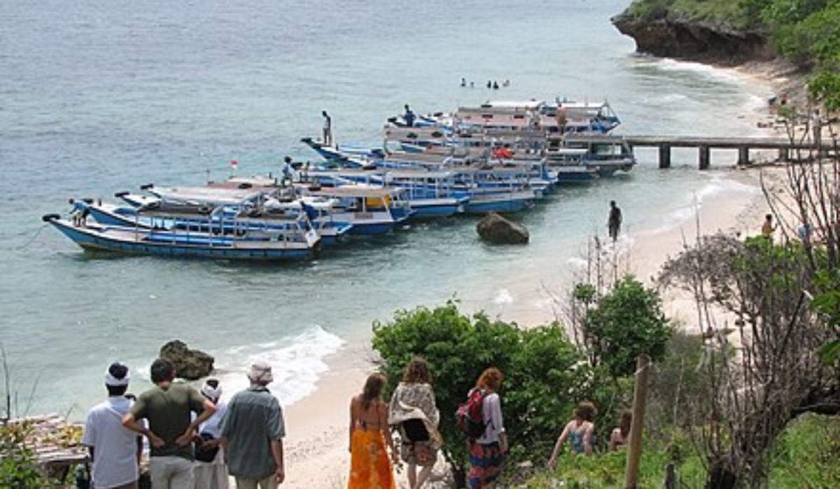 Pesona Pulau Menjangan: Pulau yang Jarang Diketahui Wisatawan