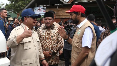 Prabowo Minta Mendagri Copot Bupati Aceh Selatan yang Pergi Umrah saat Bencana