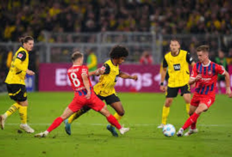 Dortmund Menang Dramatis atas Heidenheim, Adeyemi Bersinar dengan Brace