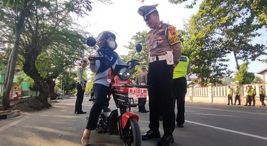 Satlantas Polres Pagaralam Imbau Pengguna Sepeda Listrik Patuhi Aturan Keselamatan