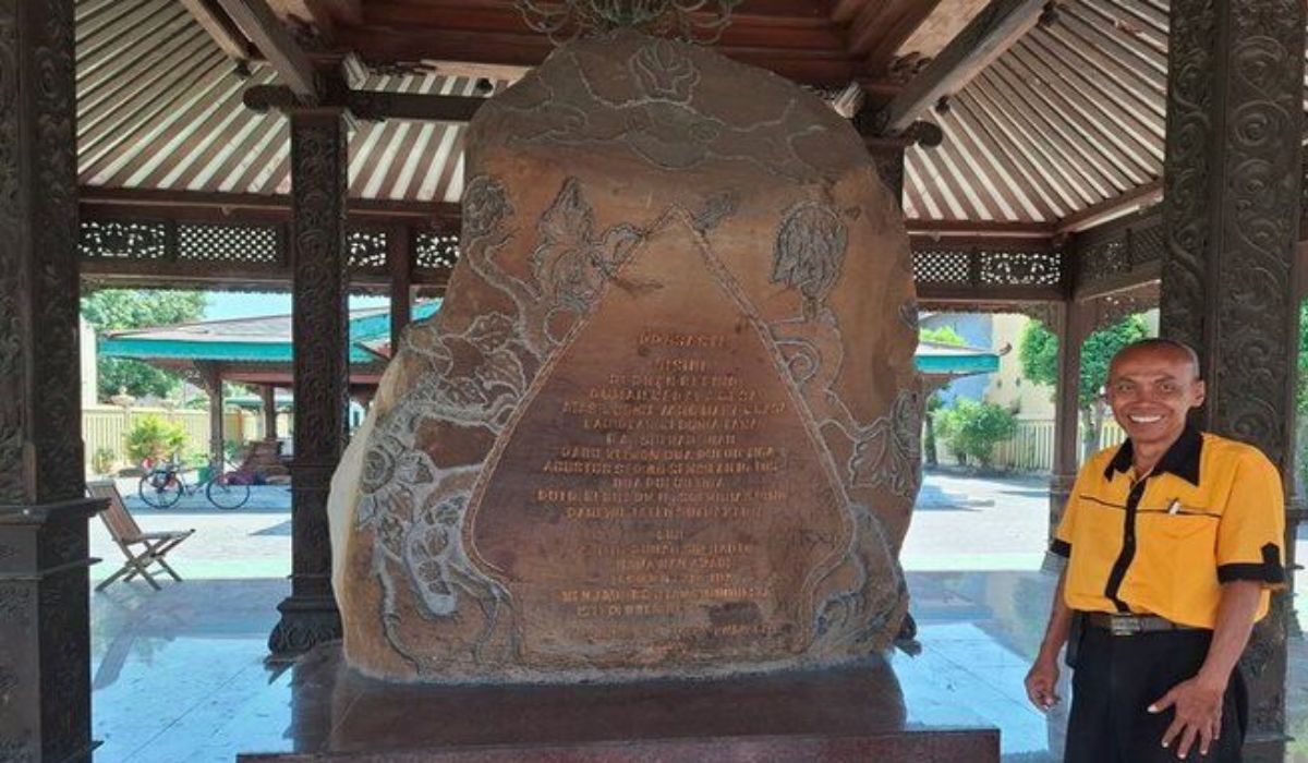 Monumen Jaten: Menyimpan Sejarah Lahirnya Ibu Negara Tien Soeharto