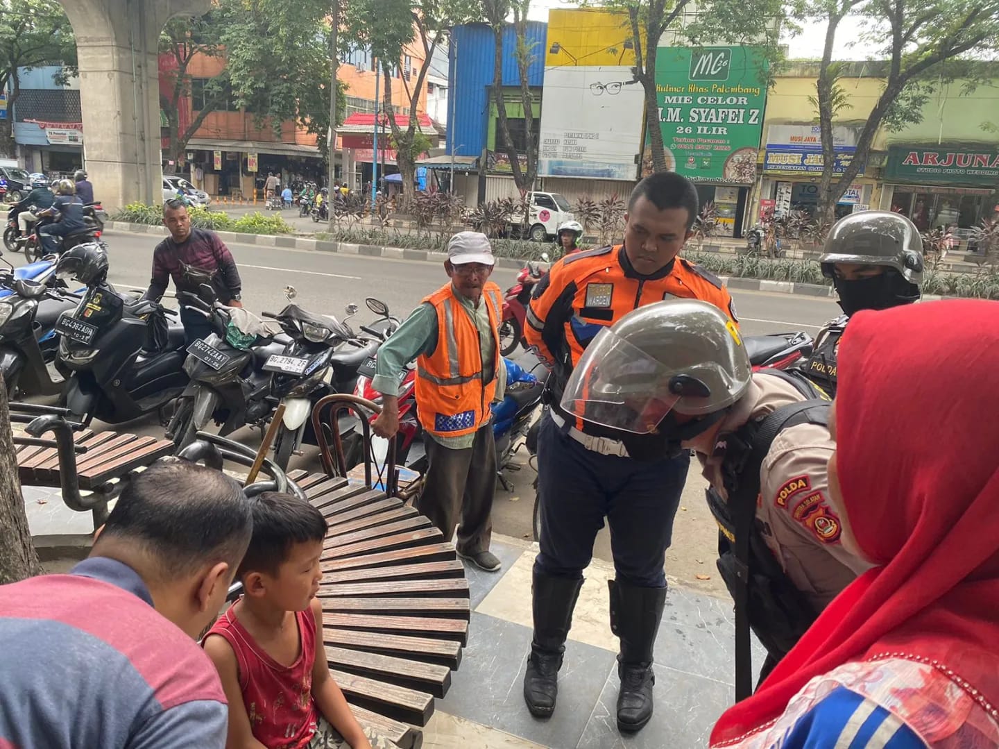 Bocah Laki-laki di Palembang Ditemukan Kesasar di Pinggir Jalan, Diduga Sengaja Ditinggalkan Orang Tuanya