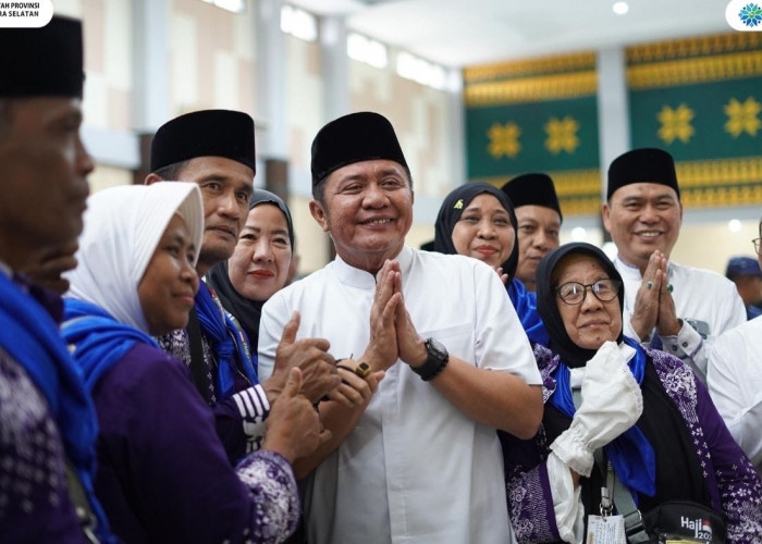 Suasana Haru Warnai Pelepasan Kloter Pertama Jamaah Haji Embarkasi Palembang, Herman Deru: Ini Panggilan Allah