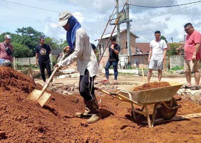 Jalan Rusak dan Janji Developer yang Tak Kunjung Terealisasi, Warga Perumahan Modern Sriwijaya Menggugat!