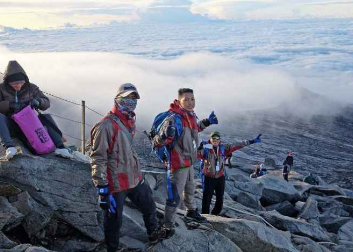 Misteri Gunung Kinabalu: Legenda Para Dewa di Puncak Langit Malaysia