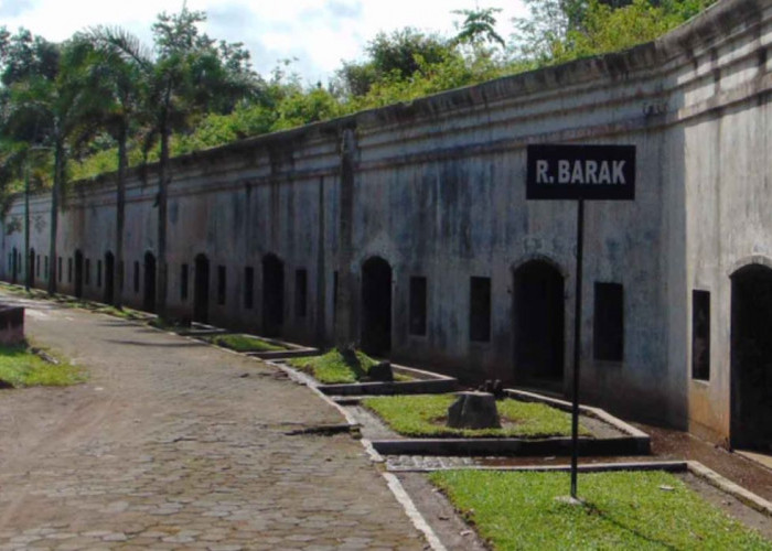 Benteng Pendem Cilacap: Wisata Sejarah dengan Daya Tarik yang Menawan