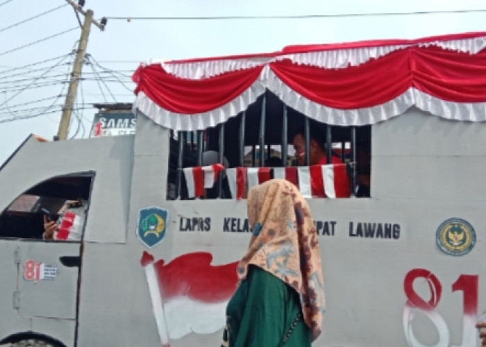 Mobil Hias Lapas Empat Lawang Curi Perhatian di Pawai HUT RI ke-81