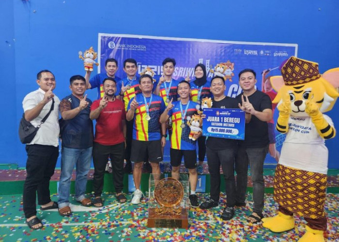 Polda Sumsel Raih Juara I Beregu Antarinstansi di QRIS Sriwijaya Badminton Cup 2025