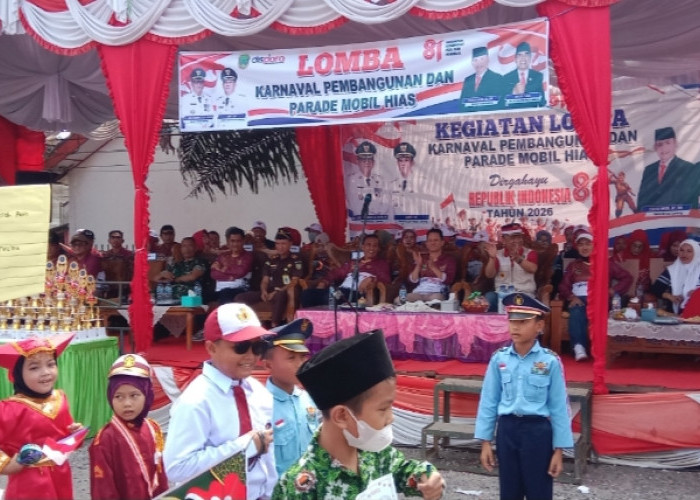Karnaval HUT ke-81 RI Di Empat Lawang Meriah, Ribuan Warga Antusias Saksikan Parade Pelajar dan Mobil Hias