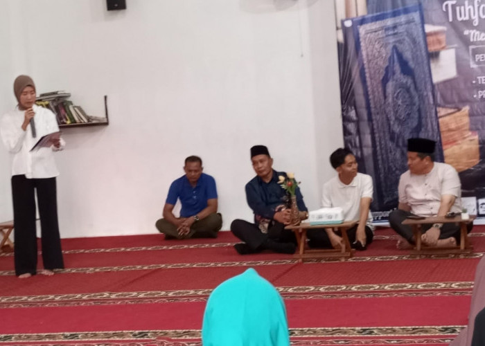 Wakil Bupati Lahat Bangun Halaman Masjid dengan Dana Pribadi