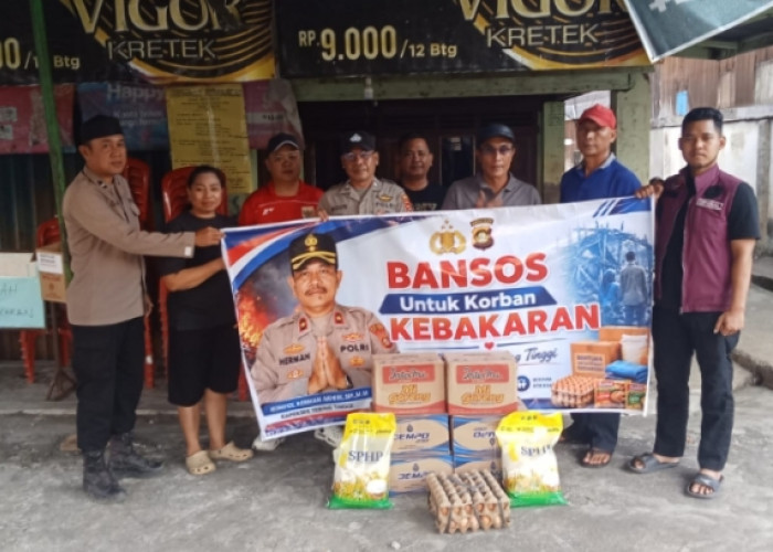 Polres Empat Lawang Salurkan Bantuan Sosial untuk Korban Kebakaran Batu Pance, Wujud Kepedulian Polri Presisi