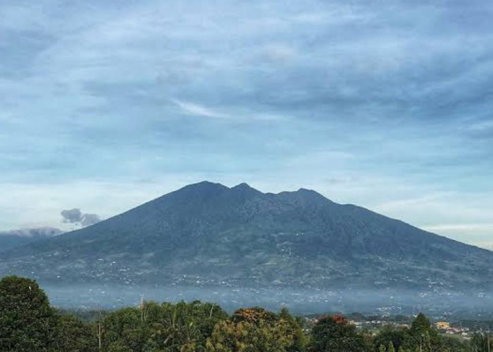 Mengulik Misteri Gunung-Gunung Angker di Indonesia