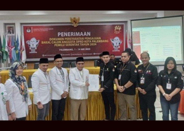 PKS Daftarkan Bacaleg ke KPU Kota Palembang, Ketua DPD-nya Turut Datang Tapi Tidak Nyaleg