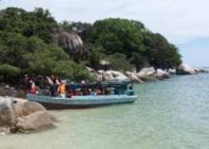 Batu Menangis Pantai Matras, Misteri Air Mata di Pulau Bangka