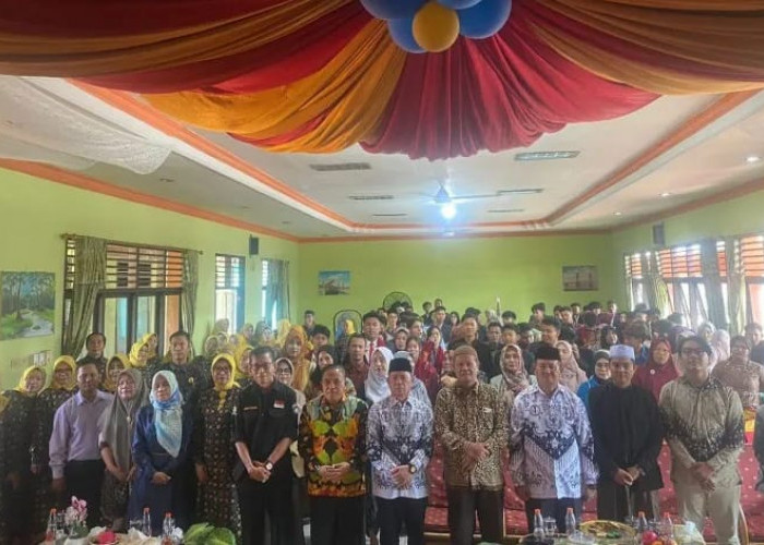 Penuh Haru dan Makna, SMK PGRI 1 Palembang Gelar Tasyakuran Pelepasan Siswa Kelas XII Angkatan 52