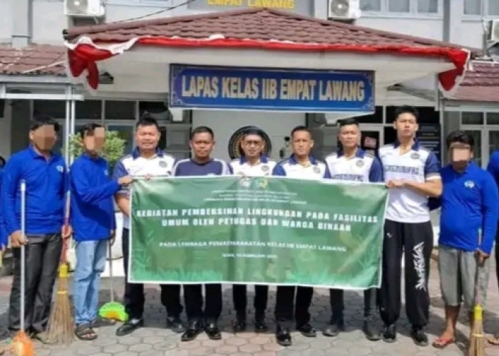 Lapas Empat Lawang Gelar Aksi Bersih Fasilitas Umum, Kalapas: WBP Harus Tanamkan Disiplin dan Kepedulian
