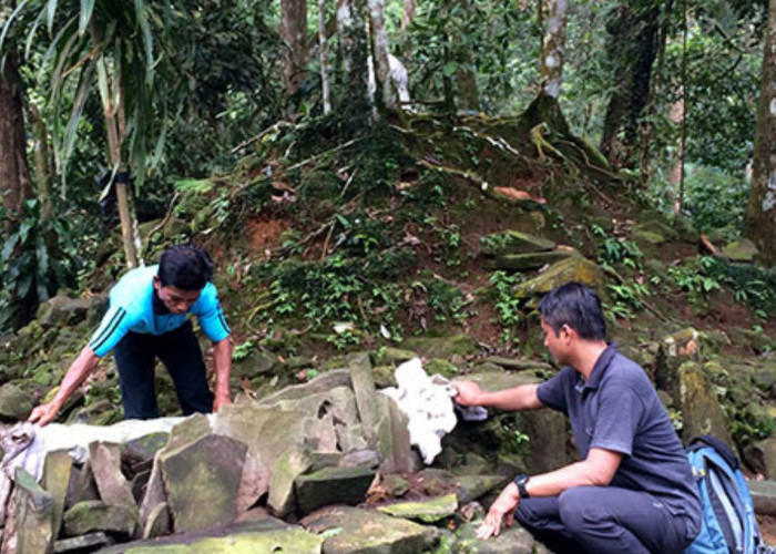 Penemuan Makam Kuno di Gunung Padang, Menyingkap Tabir Sejarah Masa Lalu, Semakin Banyak Misteri Terungkap