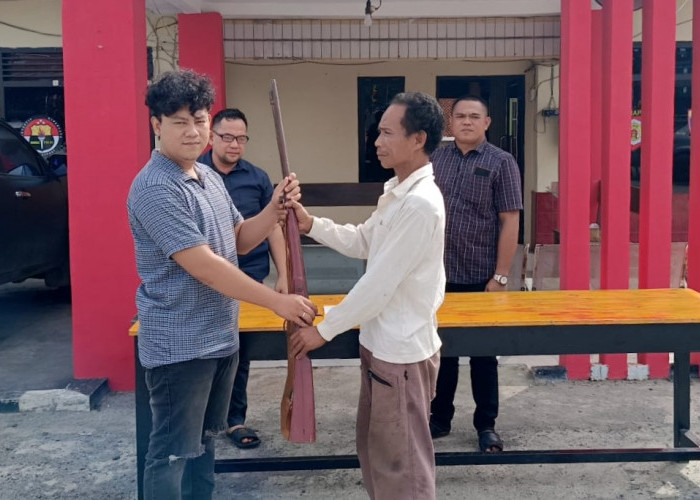 Polsek Tebing Tinggi Terima Penyerahan Senpi Rakitan dari Warga Lubuk Kelumpang dalam Operasi Senpi Musi 2025