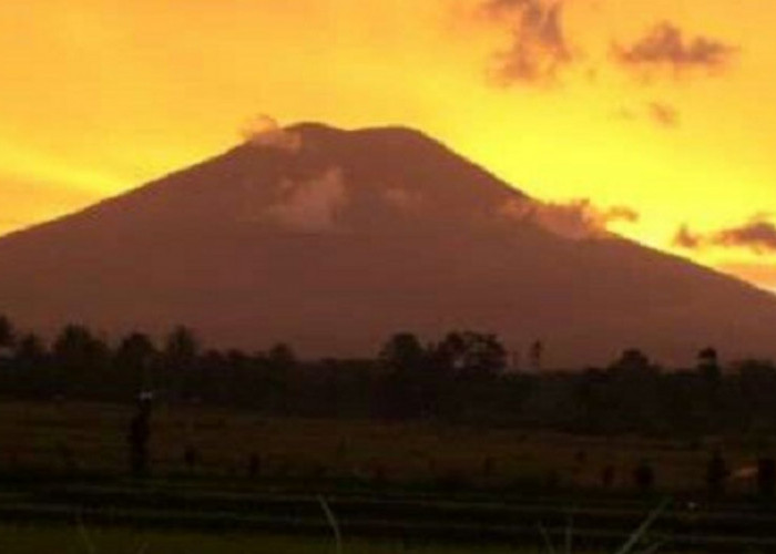Gunung Dempo Terletak di Pagaralam Alami Erupsi ke-2 Kali
