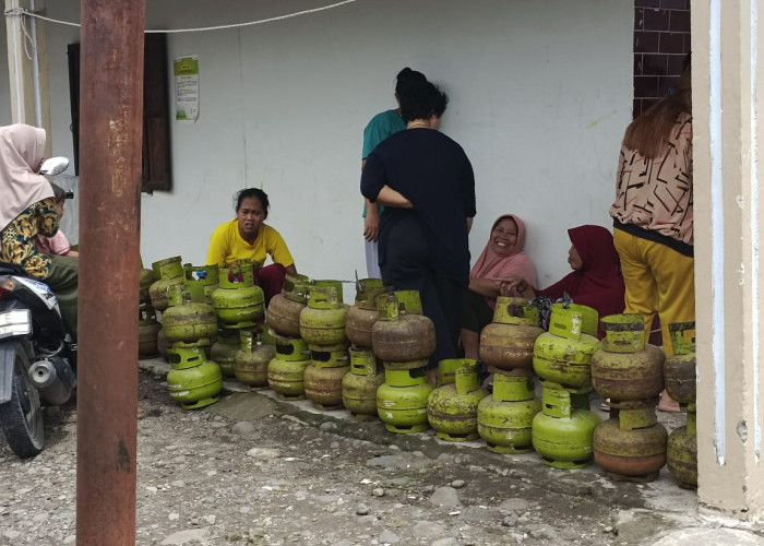 Warga Lahat Resah Akibat Kelangkaan dan Kenaikan Harga Gas Elpiji 3 Kg