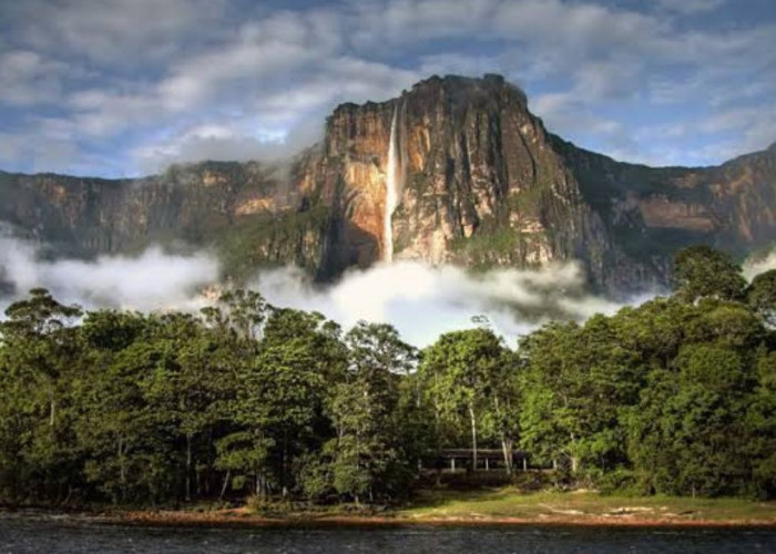 Mount Roraima: Negeri di Atas Awan yang Menakjubkan di Venezuela
