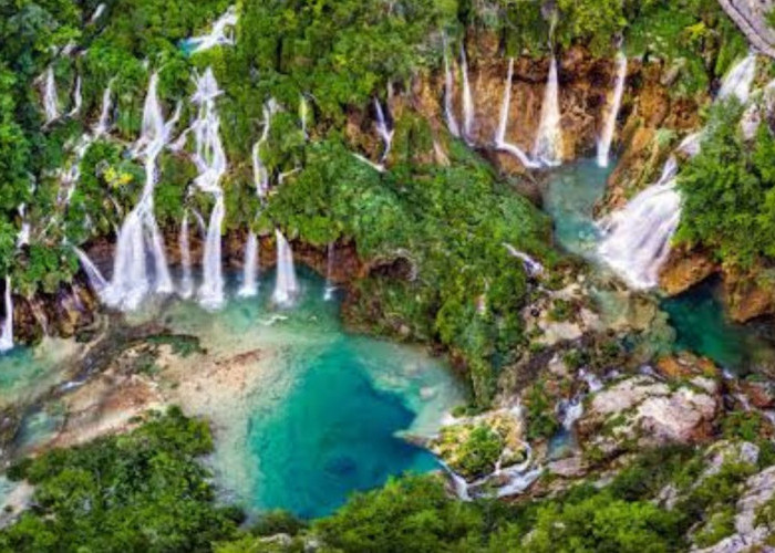 Plitvice Lakes National Park: Surga Tersembunyi di Jantung Kroasia