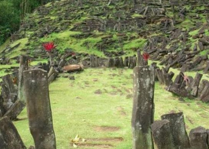 Misteri Batu Listrik di Situs Gunung Padang Jejak Tersembunyi di Kompleks Punden Berundak Kuno, Berikut Cerita