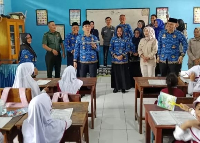 Pj Bupati Lahat Tinjau Program Makanan Bergizi Gratis di Sekolah, Dorong Kesehatan dan Prestasi Siswa