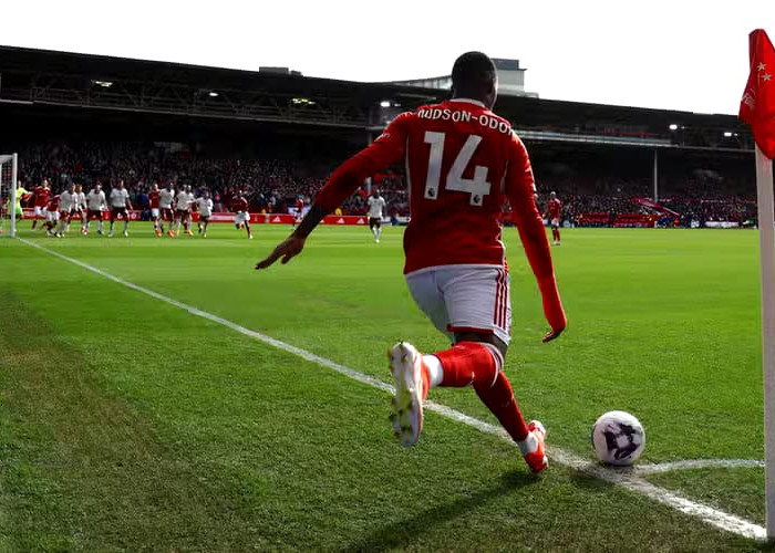 Son Heung-min Cetak Gol 'Olimpico', Tottenham Singkirkan Manchester United dari Carabao Cup