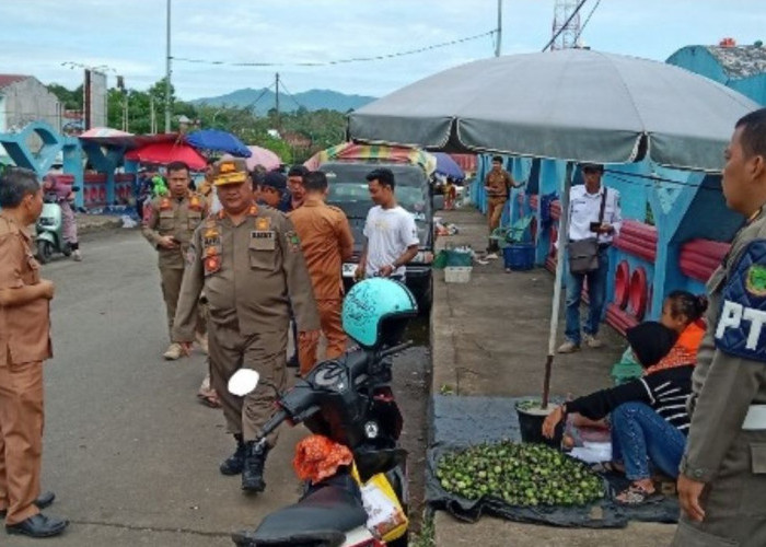 Pemkab Empat Lawang Sosialisasikan Larangan Pedagang Berjualan di Atas Jembatan 