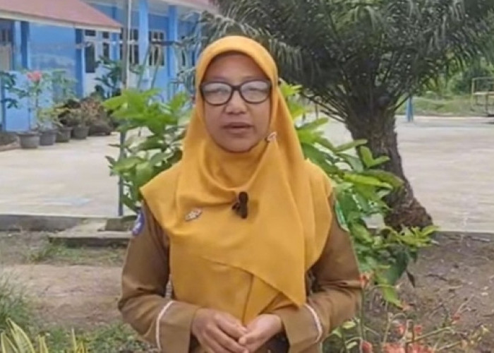Kisah Haru Rasita Siregar, Kepala Sekolah TK di Meranti yang Setiap Hari Seberangi Laut dan Hutan Demi Mengaja