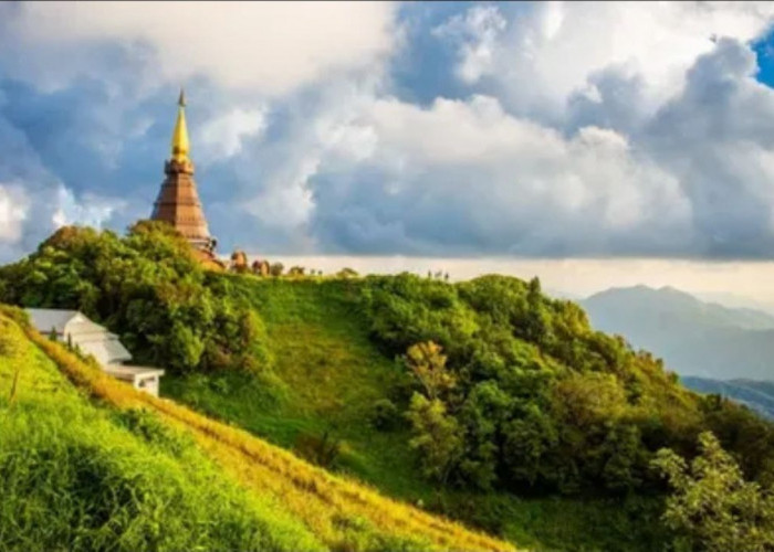 Mengungkap Pesona Chiang Mai: Kuil, Air Terjun, dan Perjalanan ke Pai