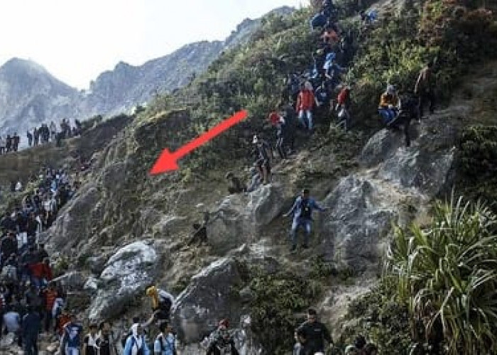 Merinding Mengungkap Misteri Pertemuan Pendaki dengan Orang Bunian di Gunung Jawa Barat