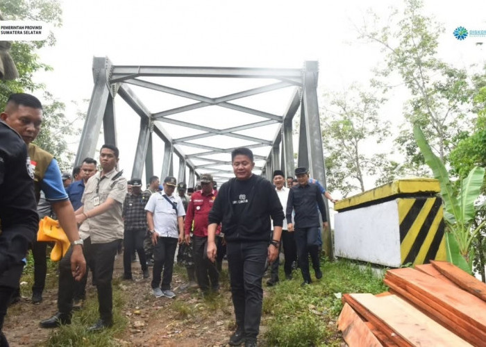 Gubernur Sumsel Tinjau Jalan Terbengkalai 32 Tahun yang Hubungkan Muara Enim-PALI