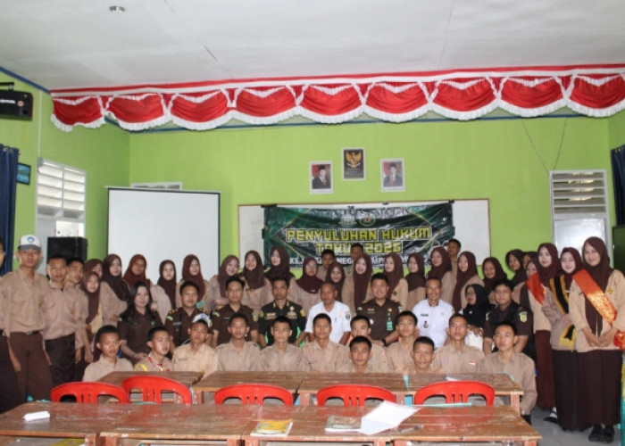 Jaksa Masuk Sekolah di SMAN 1 Pendopo Barat, Kejari Empat Lawang Bekali Siswa Hadapi Bullying dan Narkoba