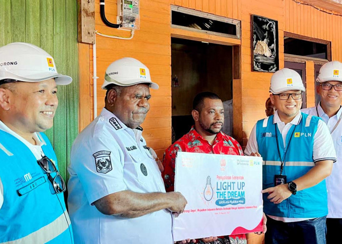 Kado HUT RI ke-80, PLN Salurkan Sambungan Listrik Gratis untuk 2.821 Keluarga Prasejahtera