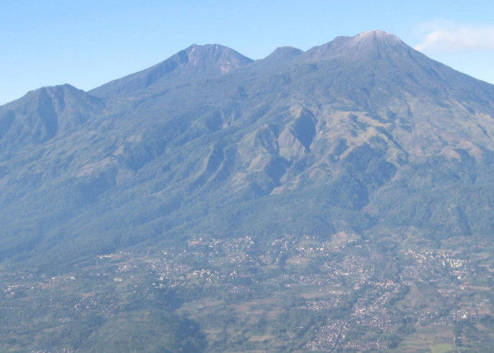 Gunung Arjuno Welirang Mengungkap Pesona Keindahan Tertinggi di Jawa Timur