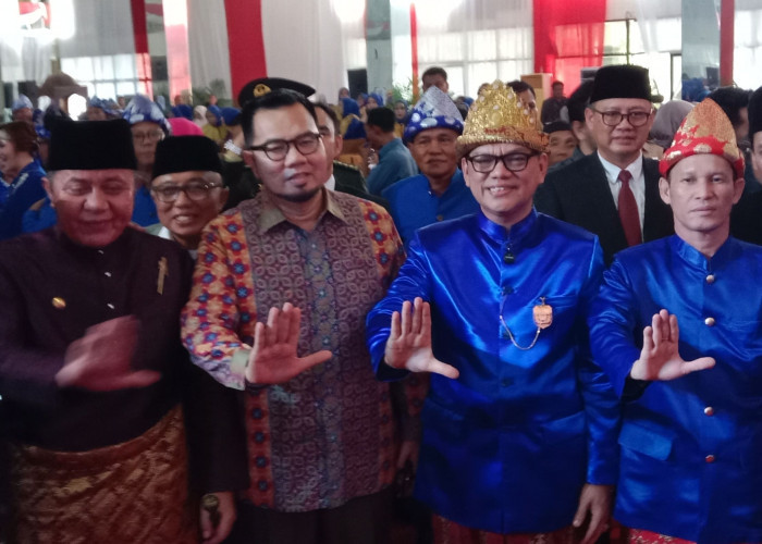 Suasana Hangat Paripurna HUT Empat Lawang Ke 19 Tahun, Dua Tokoh Politik Bersatu Demi Daerah