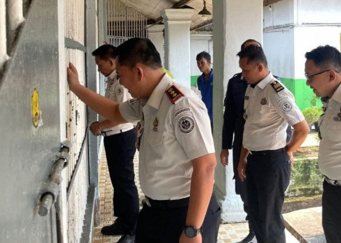 Kalapas Empat Lawang Trolling Blok Hunian, Pastikan Keamanan Warga Binaan Tetap Kondusif