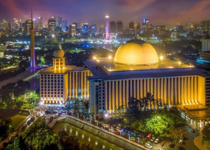 Menelusuri Keagungan Arsitektur: Masjid Terbesar di Indonesia