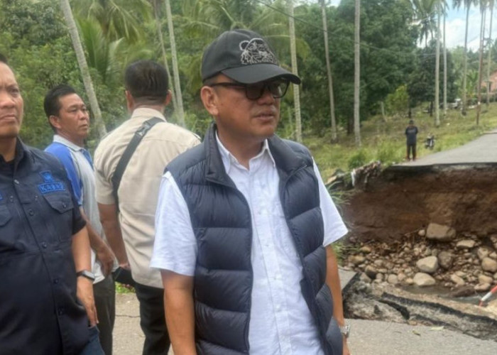 Jalan Provinsi Empat Lawang–Pagaralam Putus Total, Bupati Joncik Tinjau Lokasi: Syukurlah Ada Jalan Alternatif