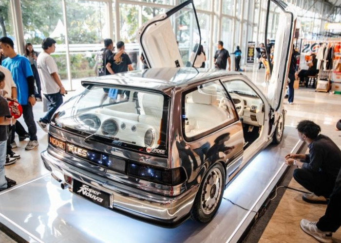 Pintu Terbuka ke Atas, Honda Civic Super Nouva Roy Ricardo Usung Scissor Doors dan Lampu LED Futuristis