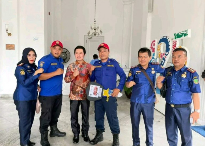 Wabup Terima Hibah Satu Unit Mobil PBK dari Pemprov DKI Jakarta