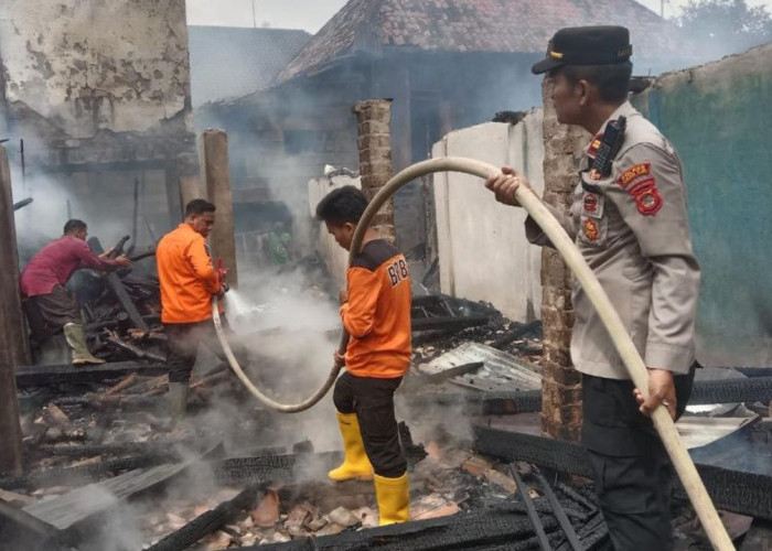 Duh Kasihan!!, Rumah Mantan Kades Ludes Tinggal Puing-puingnya Saja