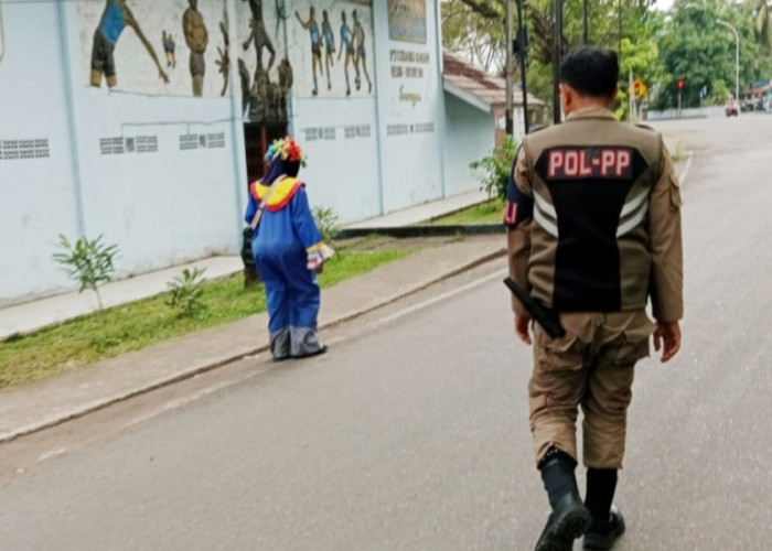 Satpol PP Lahat Gencarkan Patroli, Imbau Badut, Pengamen, dan Gelandangan Tak Ngetem di Lampu Merah