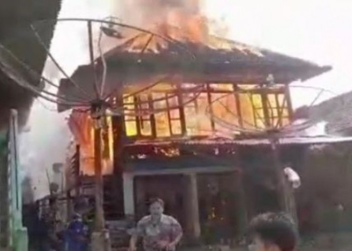 Kebakaran di Muratara, Rumah Panggung Ludes Jadi Arang